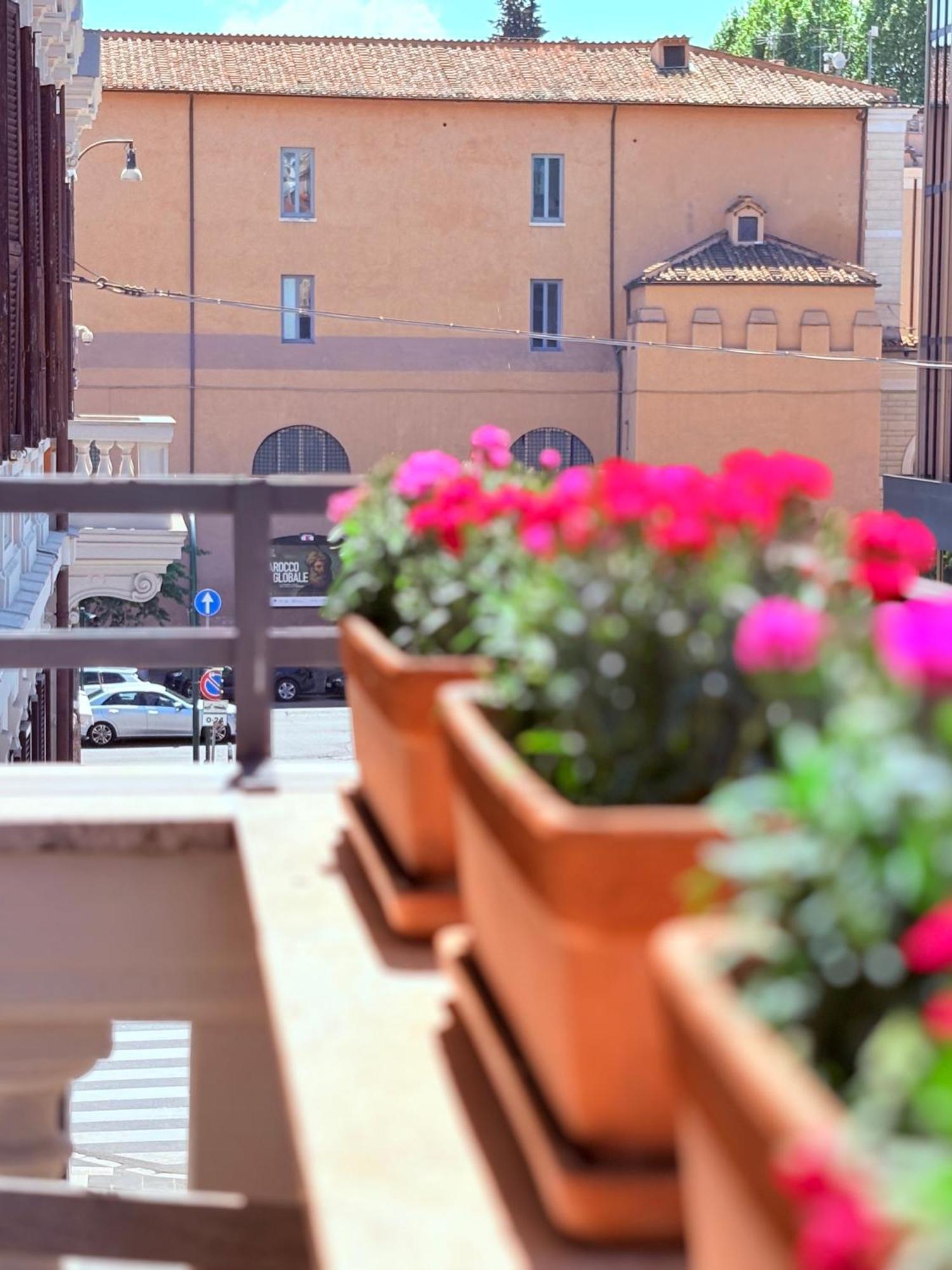 900 Piazza Del Popolo — Photos 3
